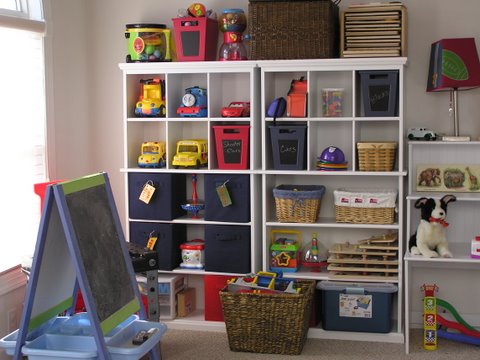 Living Room Shelves on 10 Tips For Tackling The Toy Monster   The Good Stuff Guide